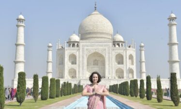 From Jaipur: Agra Overnight Tour with Taj Mahal