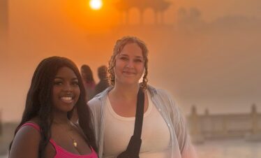 From Delhi : Sunrise Taj Mahal Tour by Car